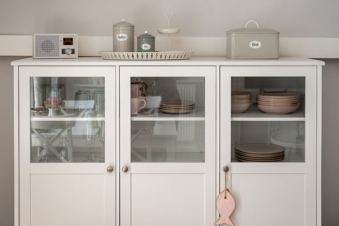 Geschirrschrank